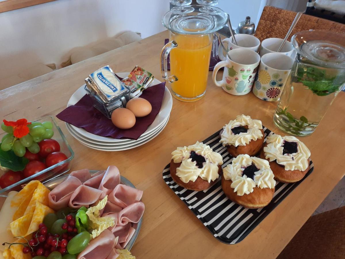Penzion Zahrada Nad Rekou, Restaurace A Kavarna - Parkovani Gratis Zlatá Koruna Eksteriør billede